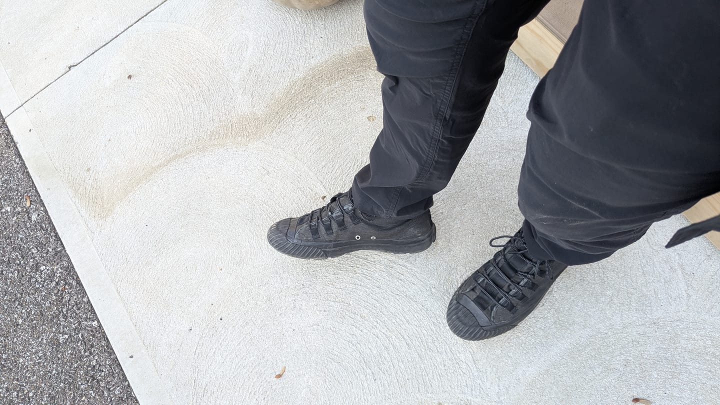 Customer photo review of Grounder High-Top Black/Black