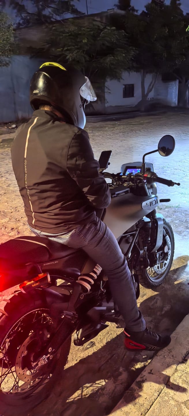 Customer photo review of RIDEIRON Urban Speed Motorcycle Protective Boots | MS6008