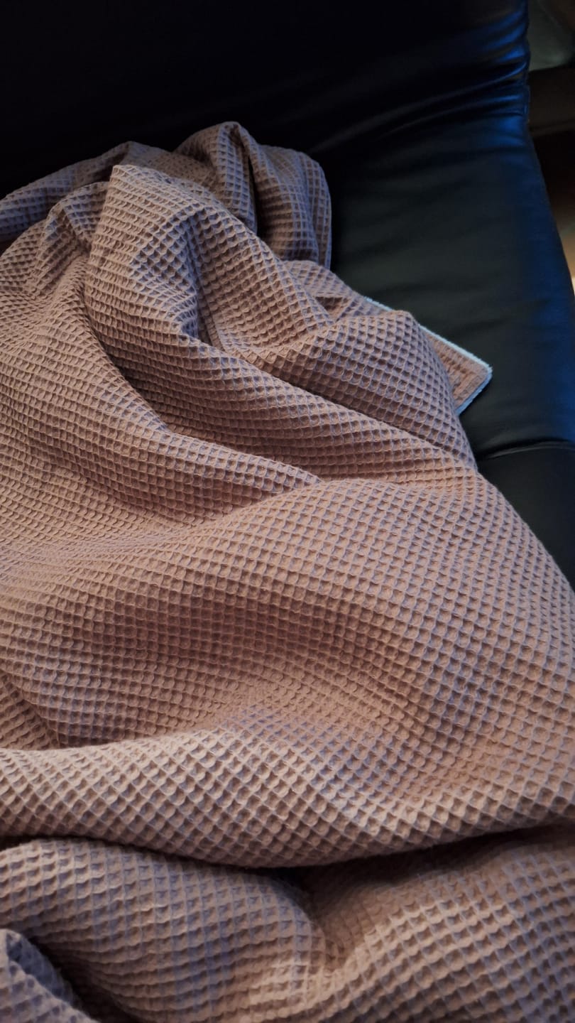 Customer photo review of Kuscheldecke "Vollkommen" Rubinrot