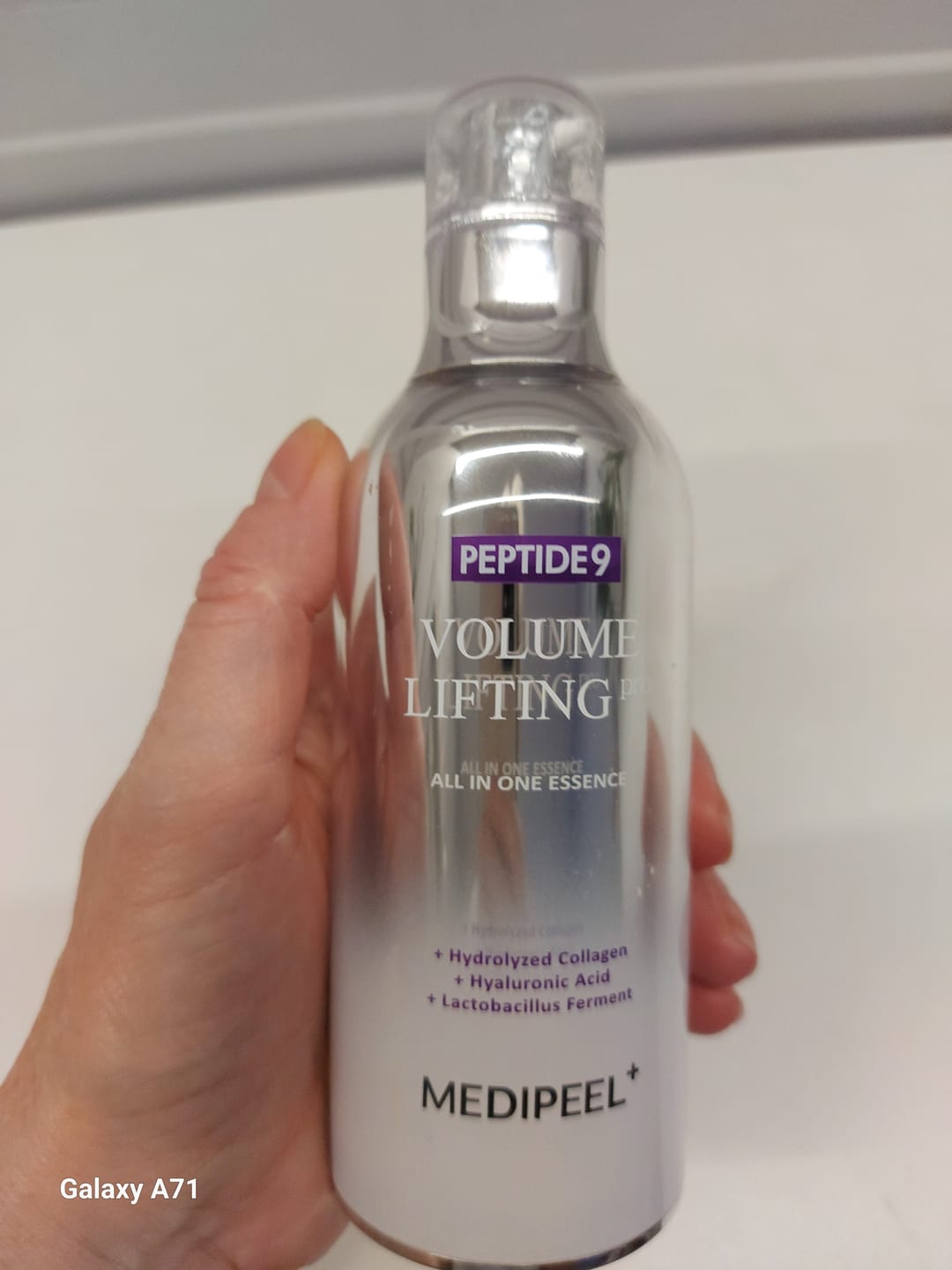 Customer photo review of Skābekļa liftinga esence ar peptīdiem Medi-Peel Peptide 9 Volume Lifting All In One Essence PRO