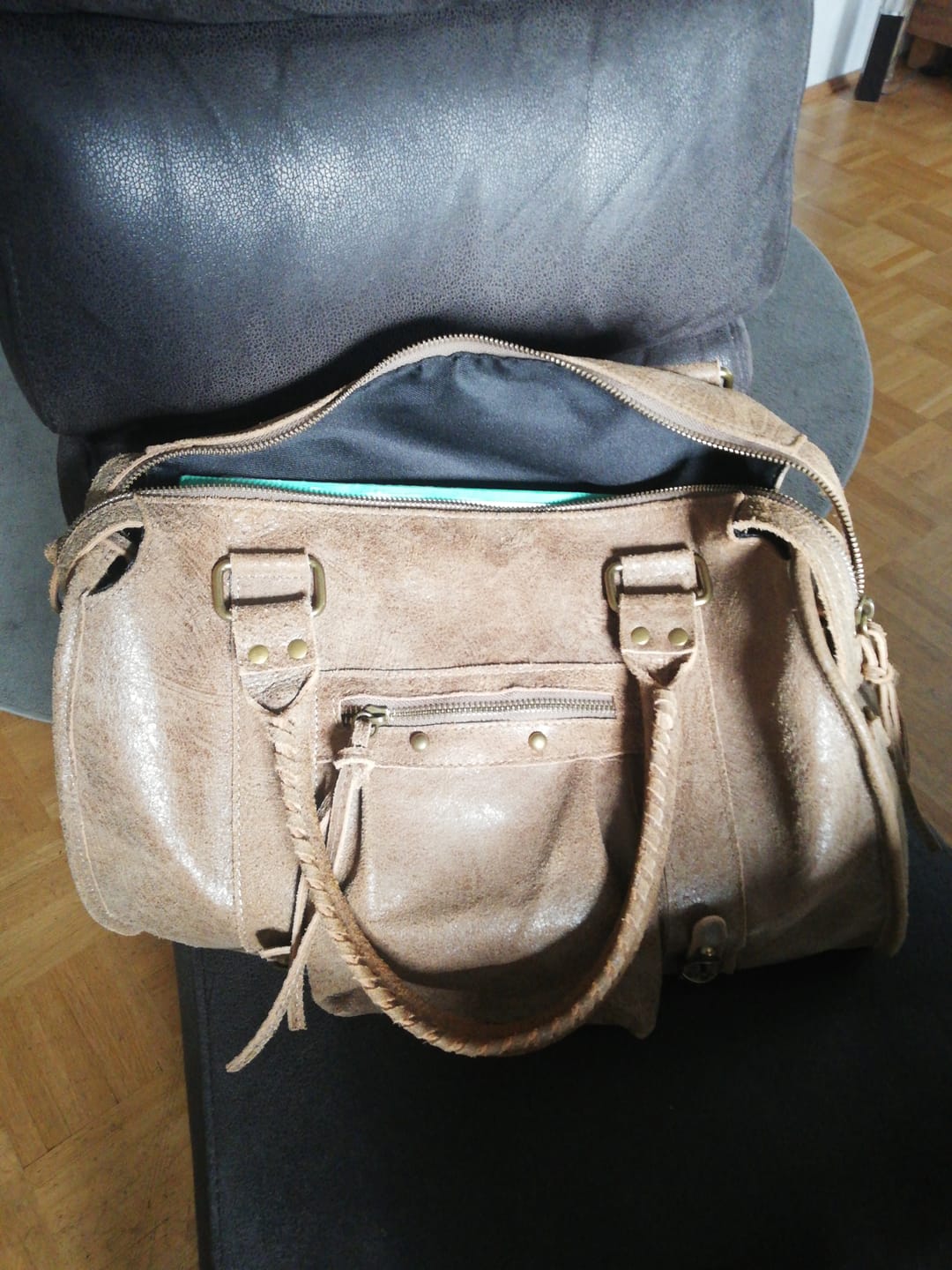 Customer photo review of It girl bag taupe