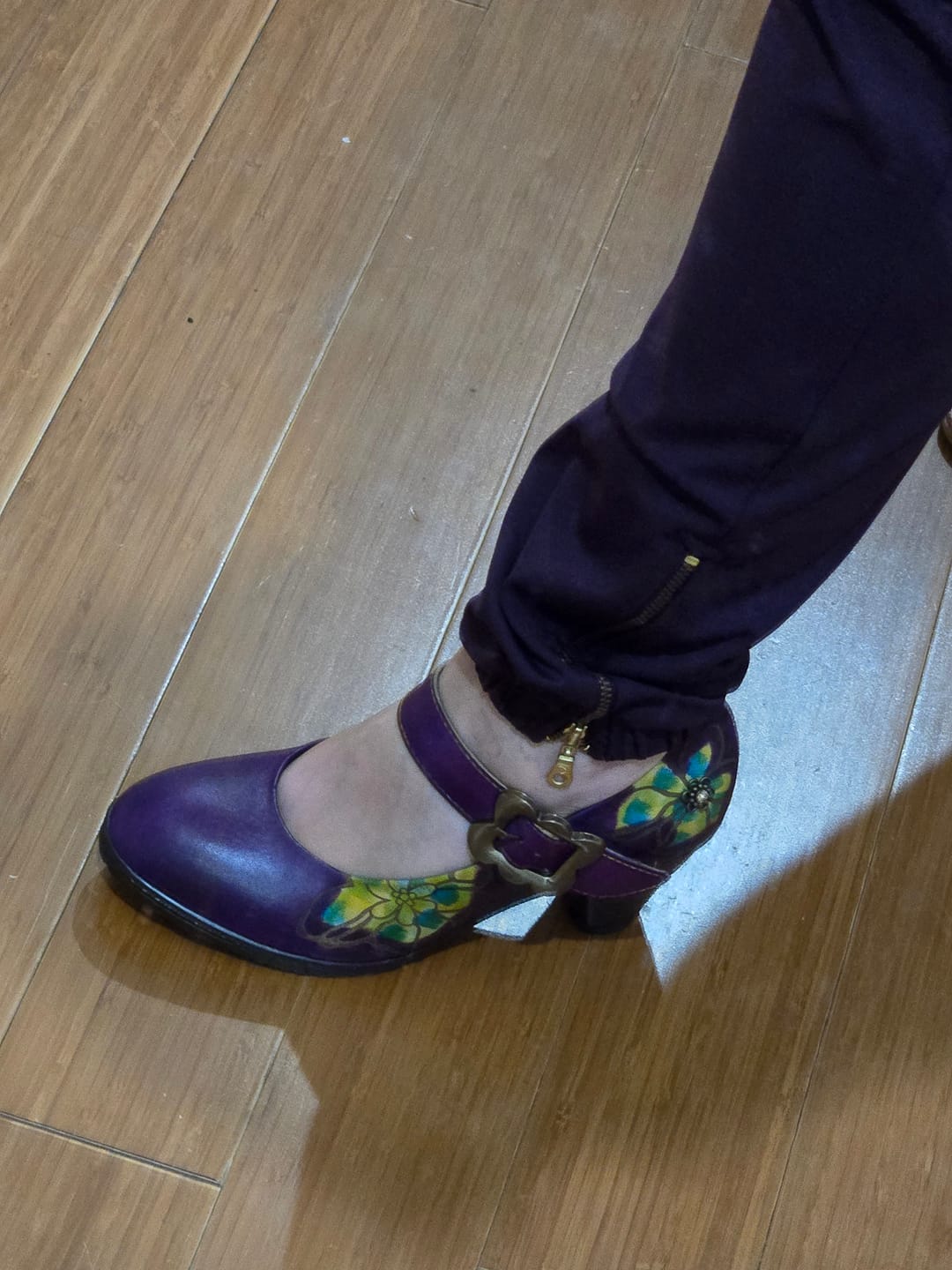 Customer photo review of Vintage Handmade Bloom Elegance Pumps
