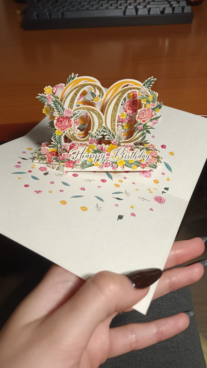 Customer photo review of Gražus jubiliejus 60: išskirtinio grožio 3D pop-up atvirukas + vokas