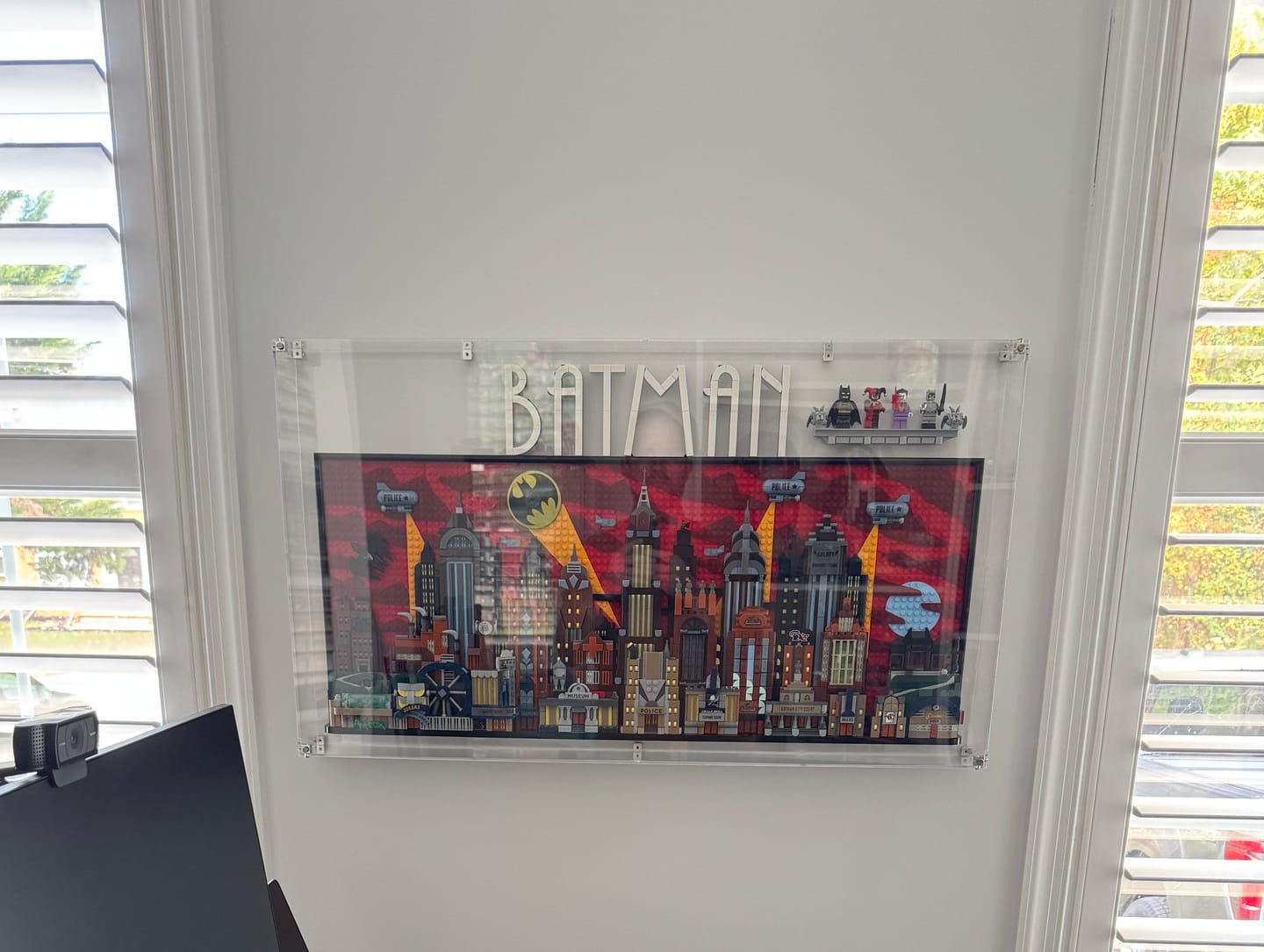 Customer photo review of Wall Mounted Display Case for LEGO® 76271 Batman: The Animated Series Gotham City™