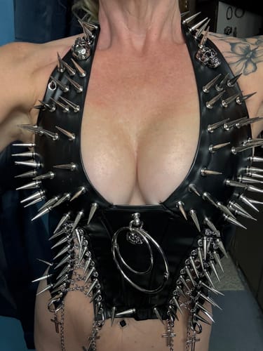Customer photo review of Halter PU leather o ring rivet applique metal chain top