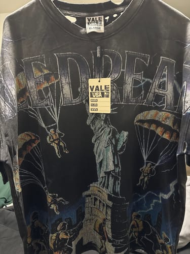 Customer photo review of Vale Forever NYC Invasion Big Tee Black