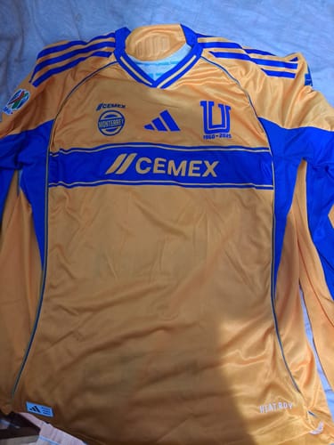 Customer photo review of Tigres Local 25/26