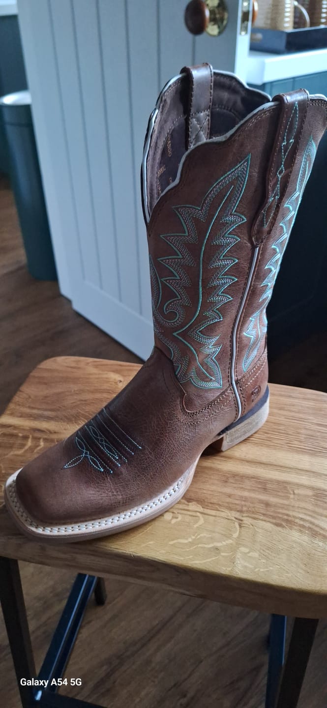 Customer photo review of Women's Lady Rebel Pro Western Boots