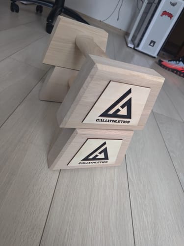 Customer photo review of Wooden Parallettes MEDIUM