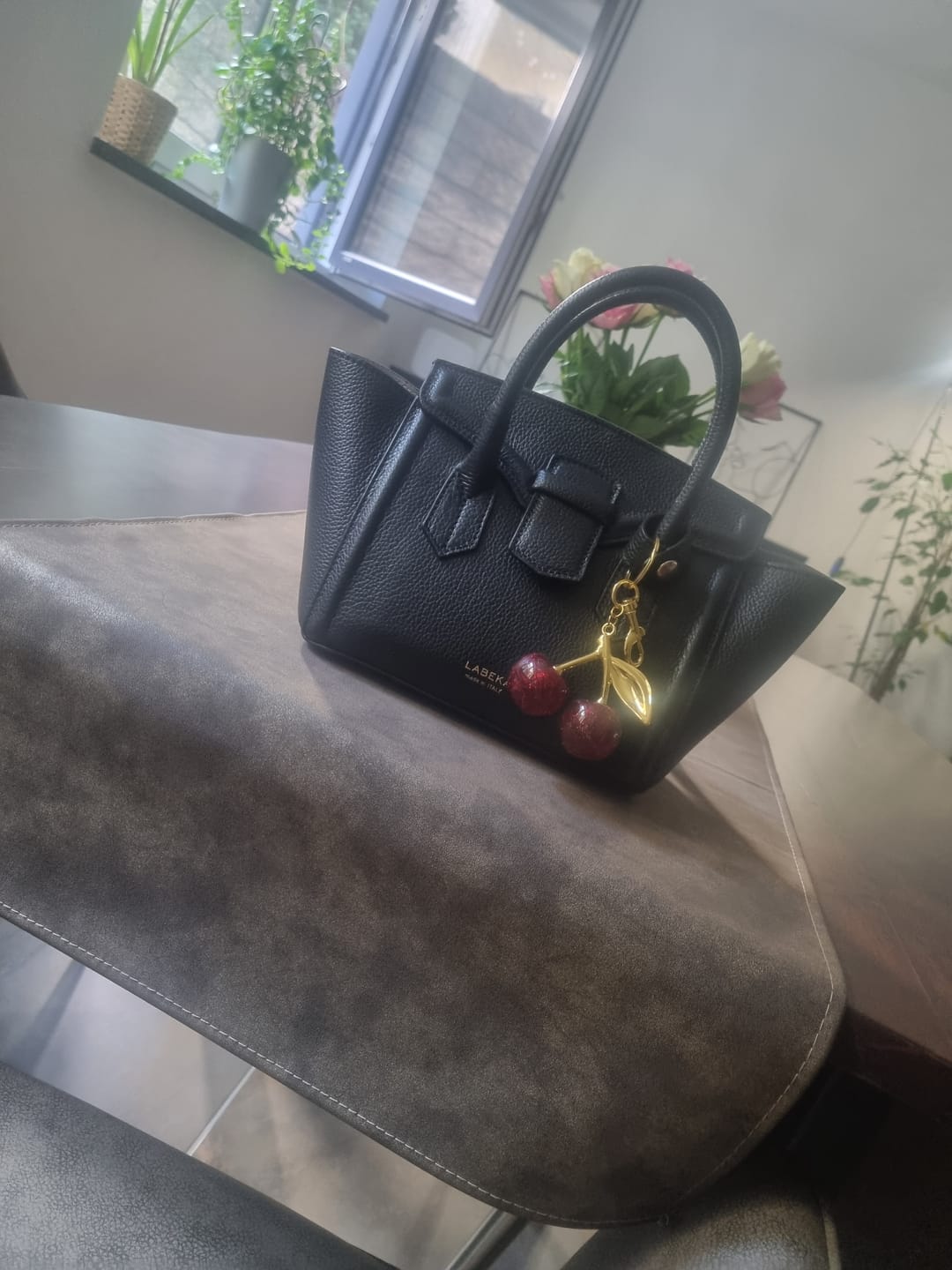 Customer photo review of Model 24 Mini | Schwarz