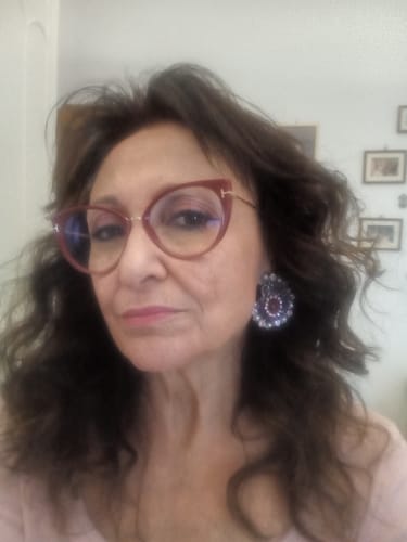 Customer photo review of Orecchini a bottone Colette