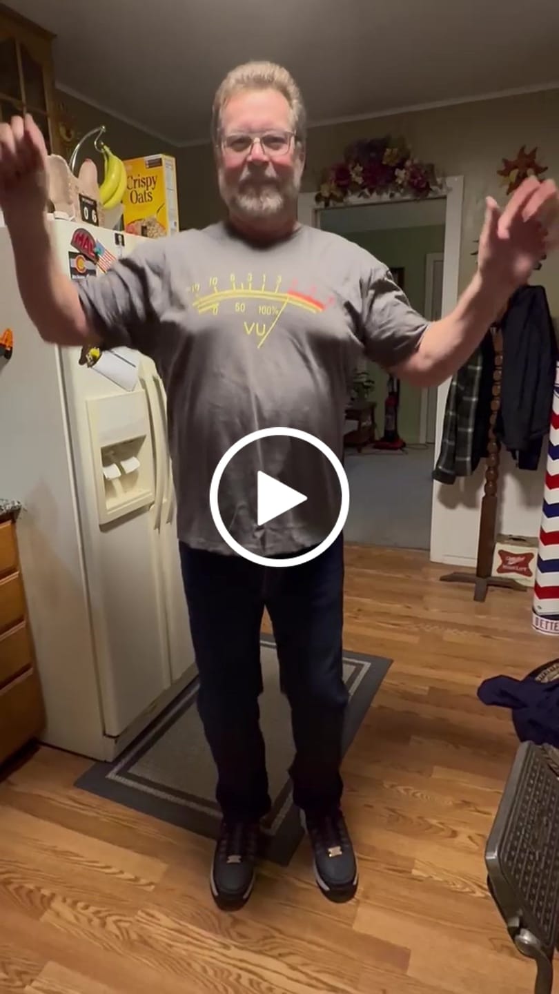 Customer video review of Vu Meter Classic Rock T-Shirt