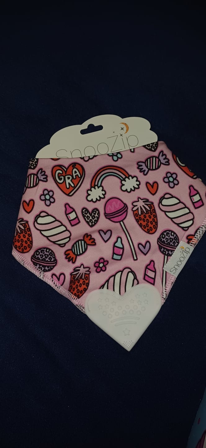 Customer photo review of Grá Teething Bib