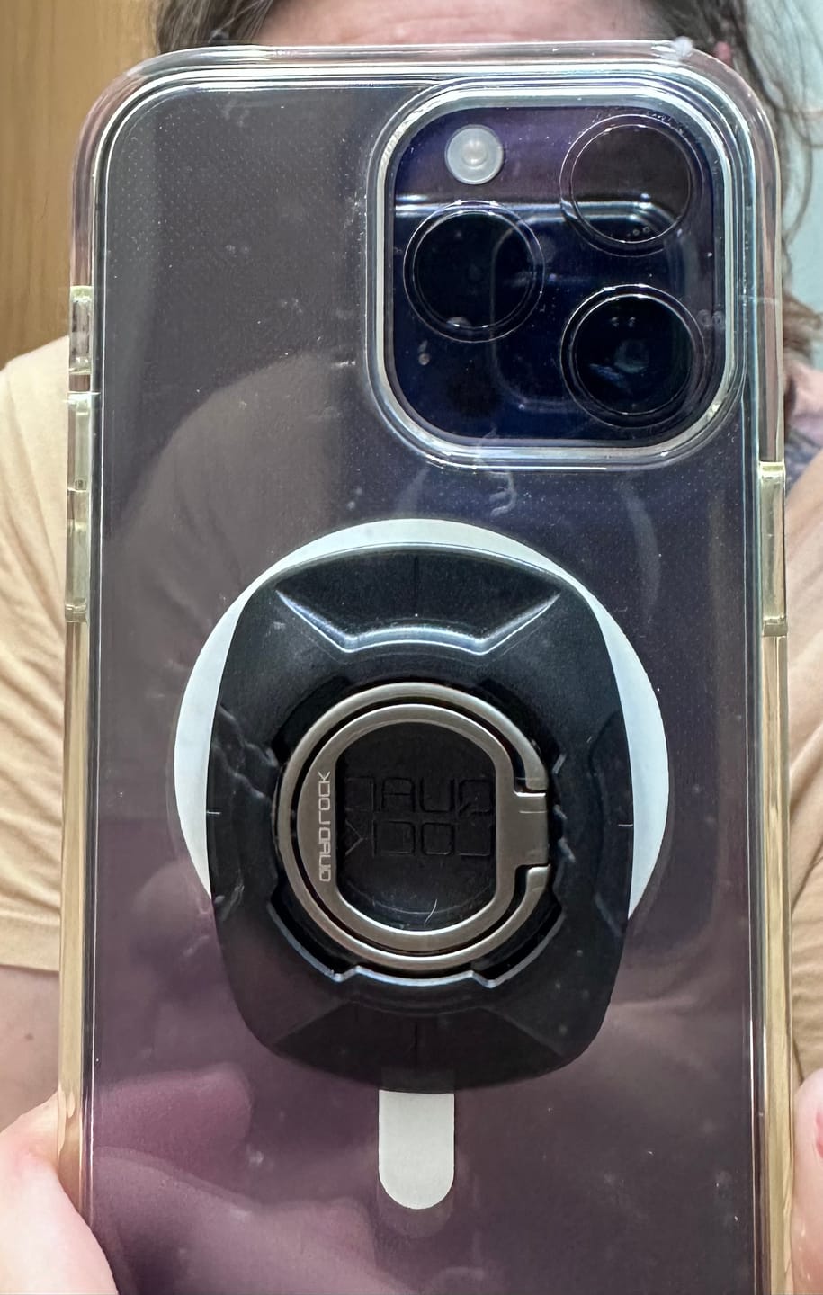 Customer photo review of מדבקת מתאם אוניברסלית לטלפון קוואד-לוק QuadLock