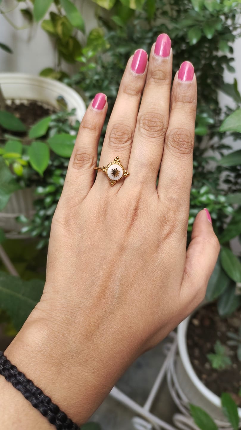 Customer photo review of Golden Snowflake Vintage Ring