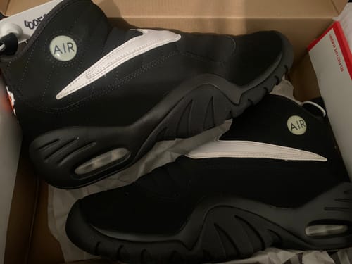 Customer photo review of Shake N'Destrukt Black White SIZE 9M/10.5W