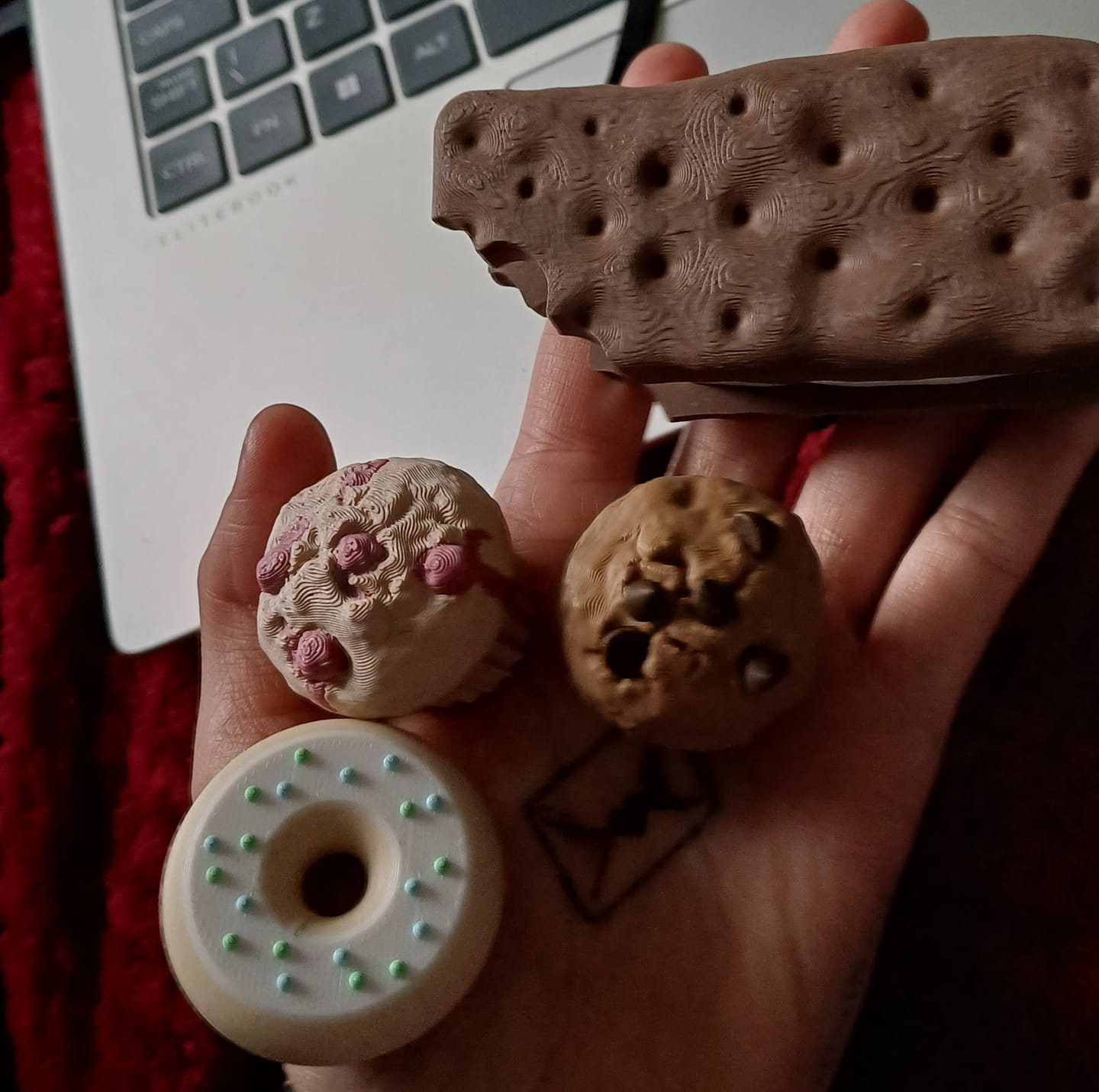 Customer photo review of FidgetGlaze