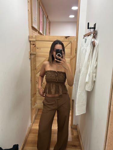Customer photo review of Pantalón Lino Brown