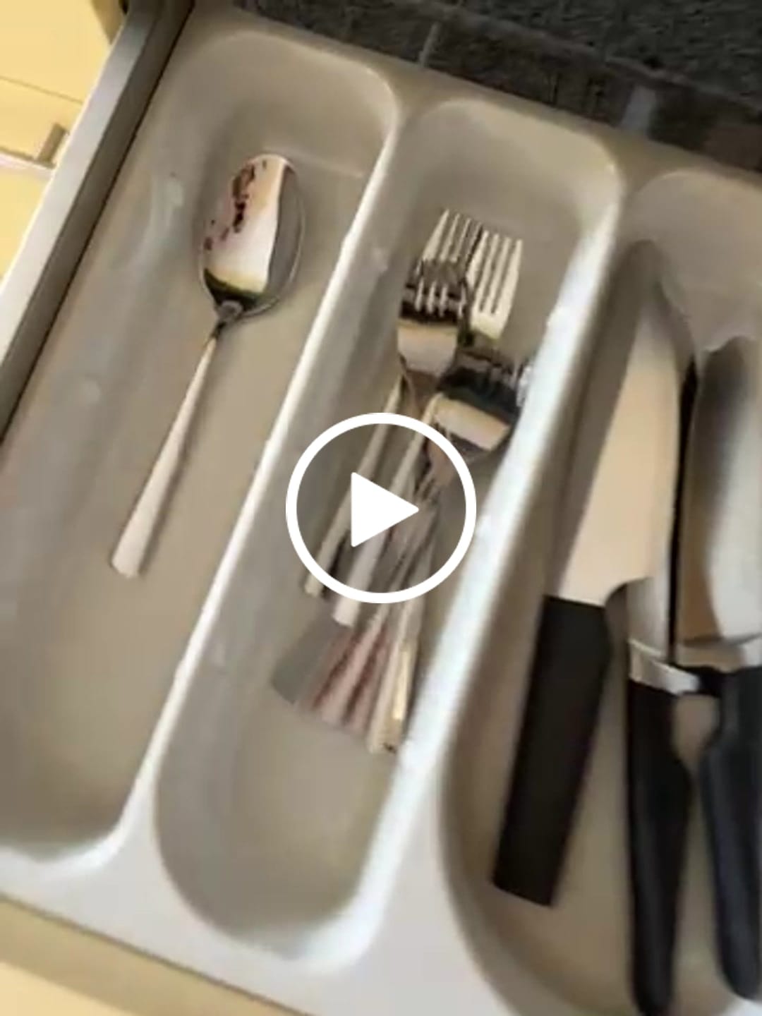 Customer video review of Studio Tavola Bestekset - Classic - RVS - 42-delig / 8 personen