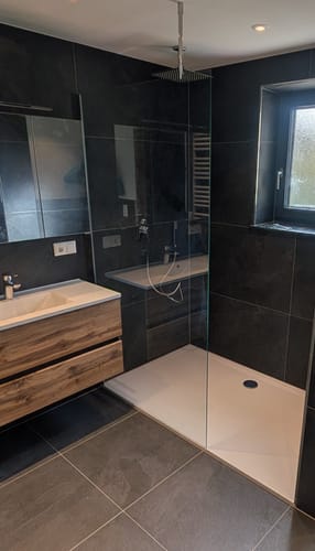 Customer photo review of SONNI Walk In/ Begehbare Dusche Duschabtrennung Duschwand Nano Klarglas Glasstärke 8mm Breite 70-120cm