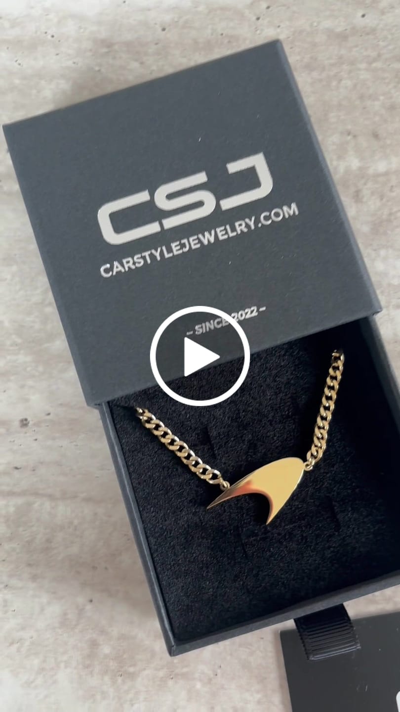 Customer video review of Swoosh Necklace
