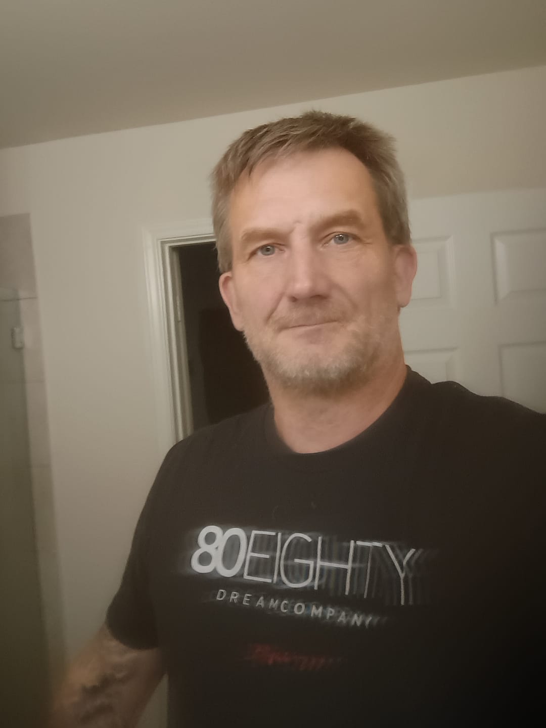 Customer photo review of 80Eighty® Tech Shirt