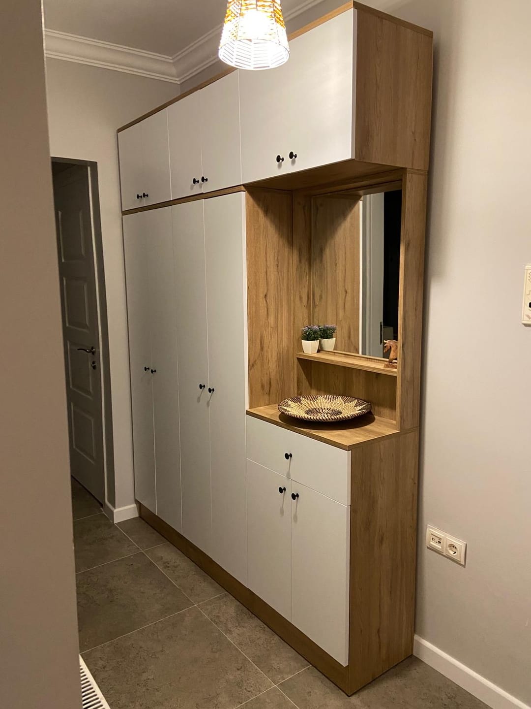 Customer photo review of Rani EA142 Portmanto Çekmeceli Aynalı Askılı Ayakkabılık Vestiyer Sepet Ceviz - Beyaz