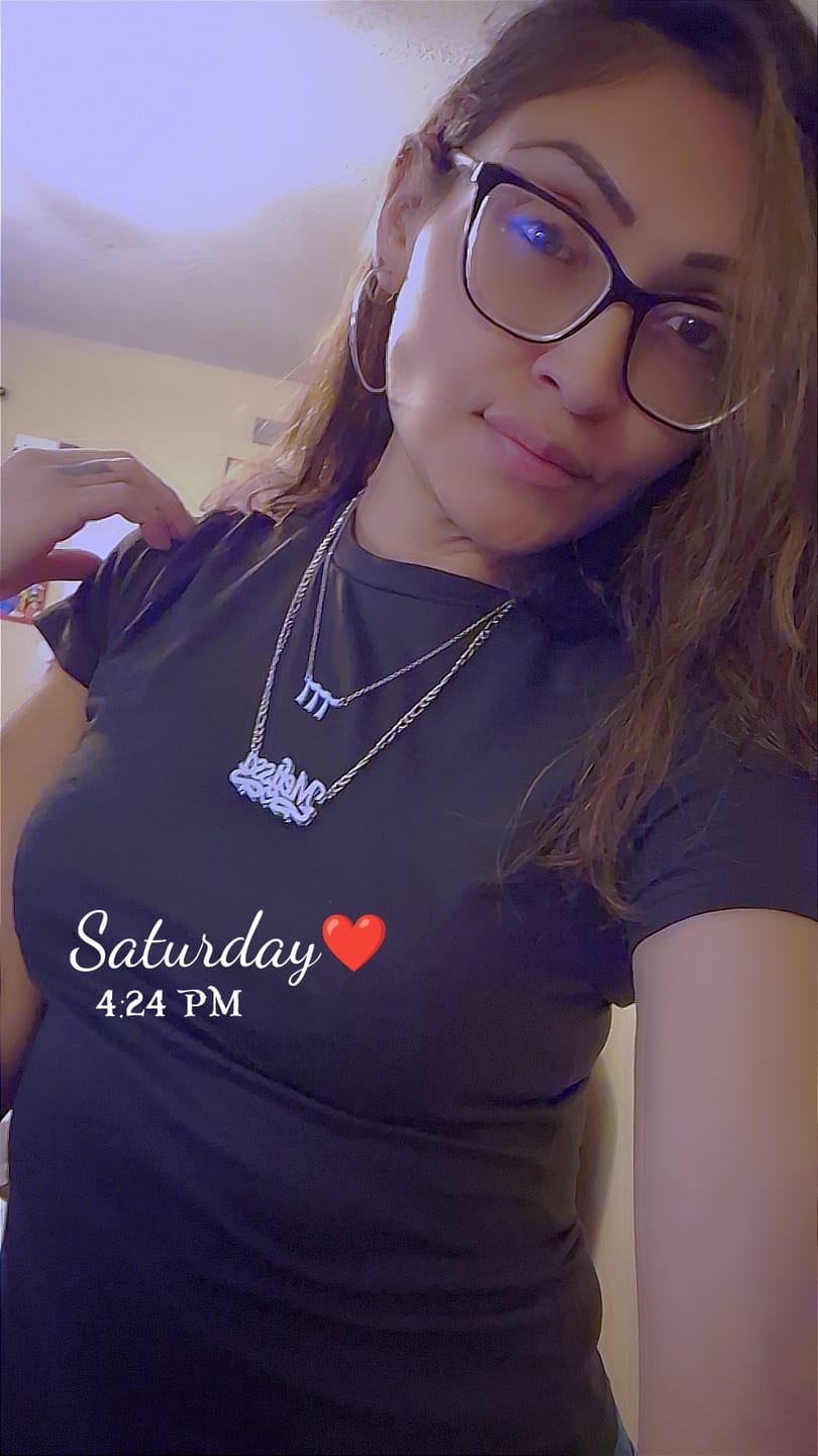 Customer photo review of Double Plated Heart Title Name Necklace w/ Figaro Chain