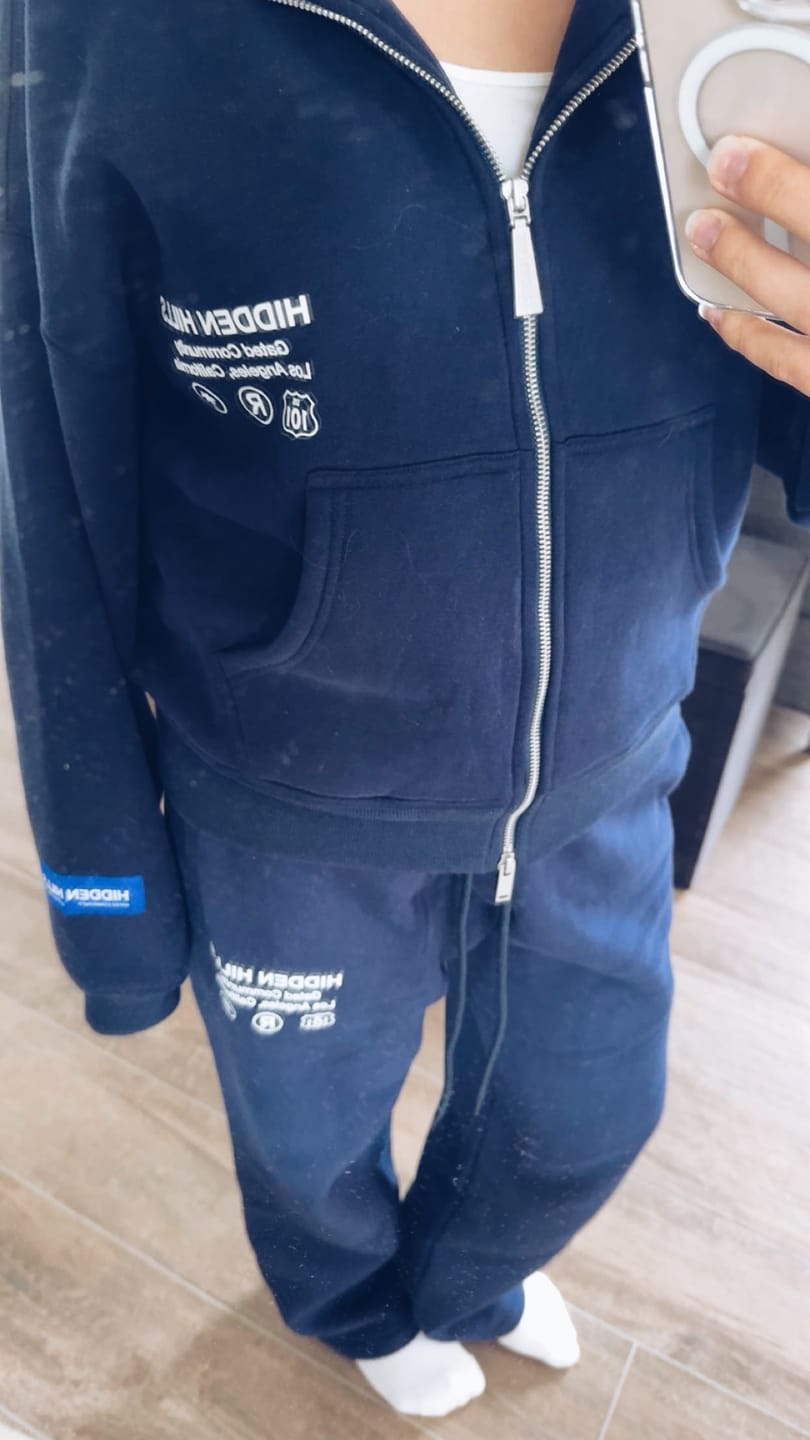 Customer photo review of LABEL STRAIGHT LEG SWEATPANTS NAVY