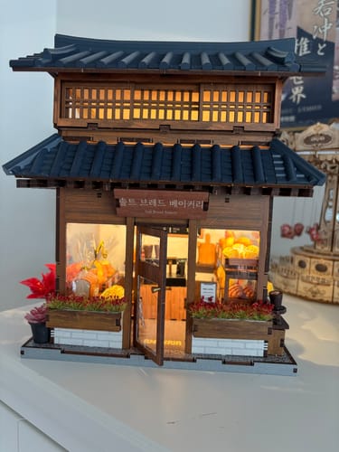 Customer photo review of Ikseon-dong Hanok Bakery Miniature House Kit