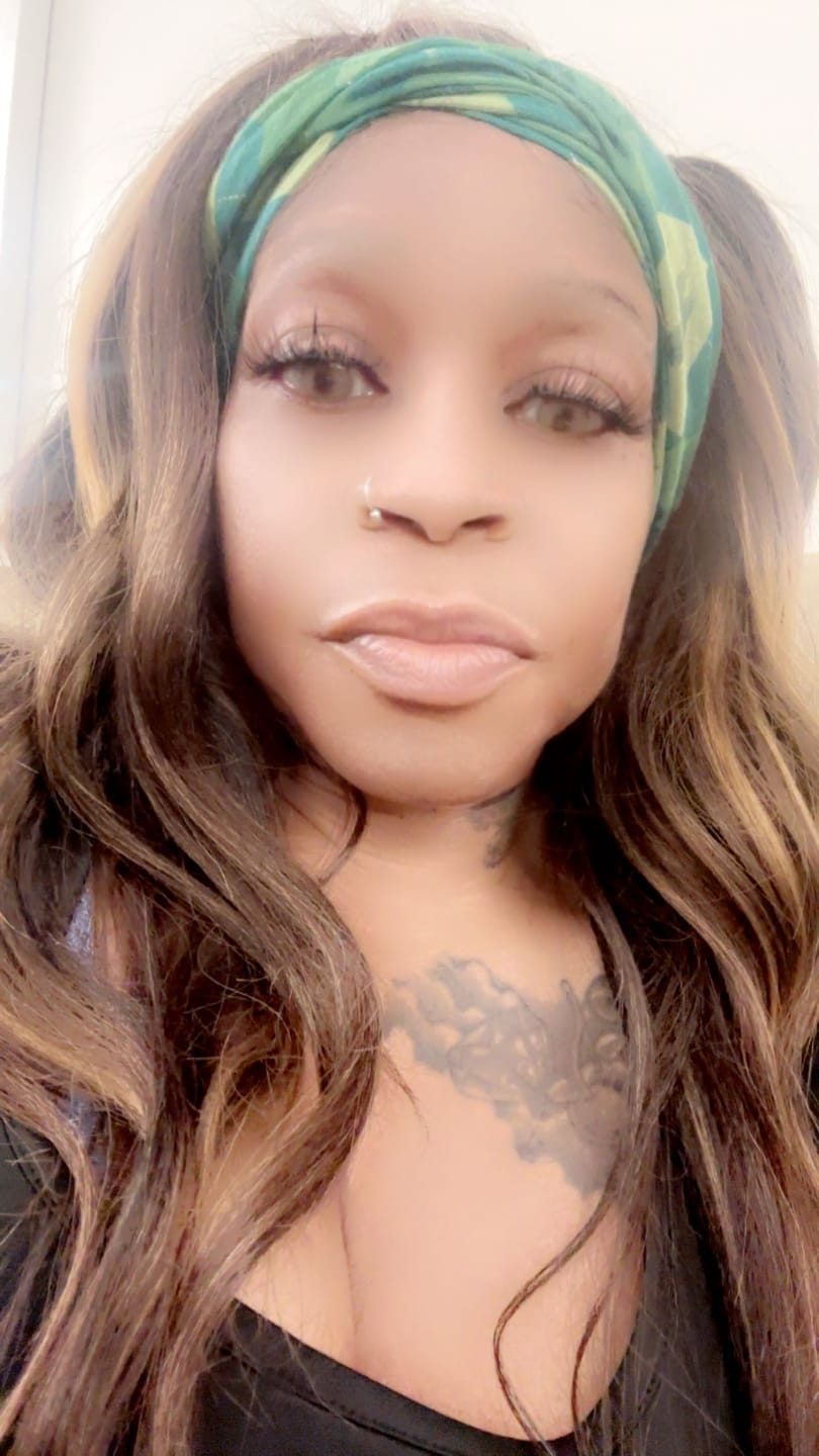 Customer photo review of Bassia Brown Colored Contact Lenses