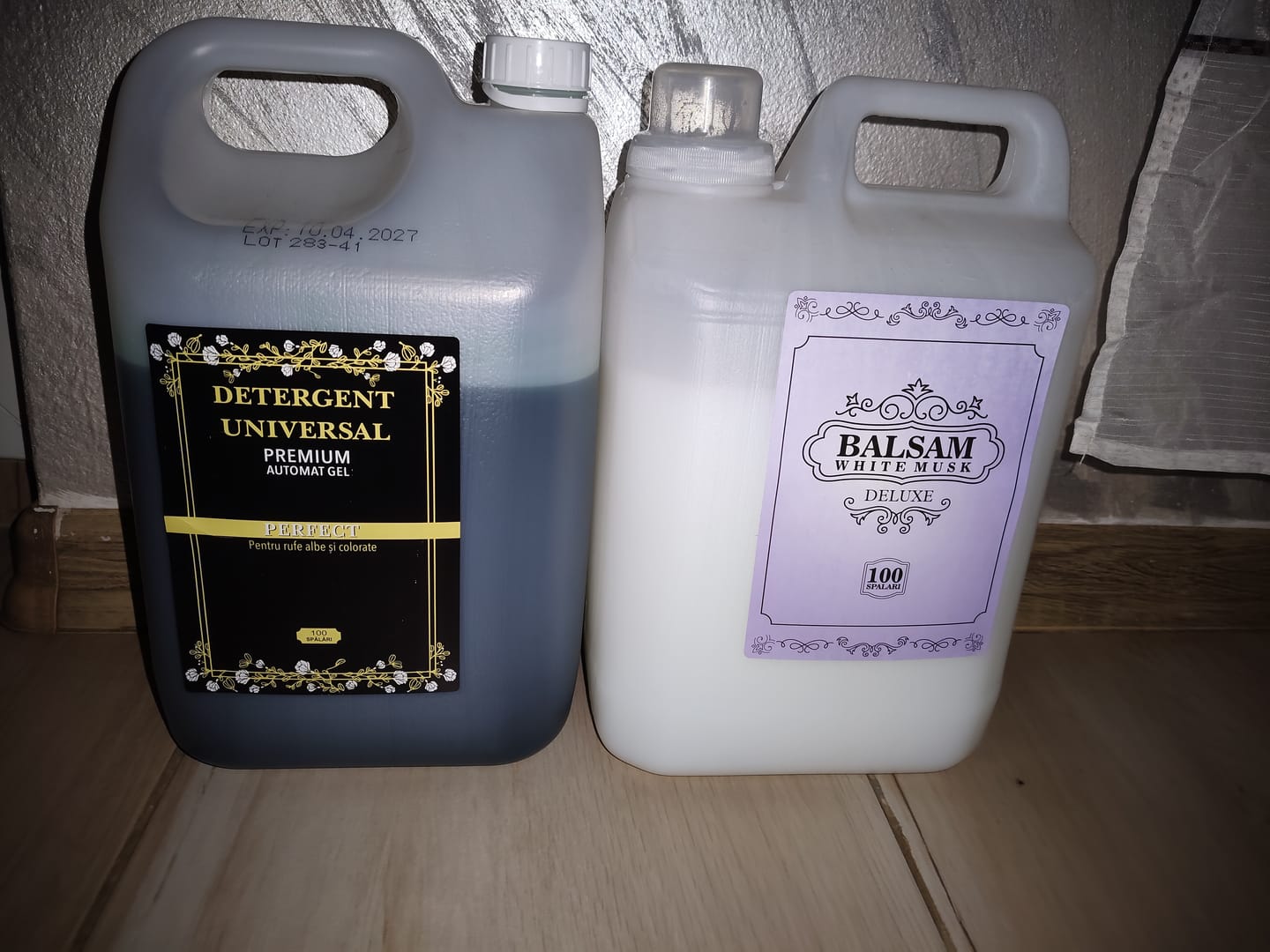 Customer photo review of Pachet 3x Detergent Universal Automat Gel 15L + 1x Balsam de rufe Chanela 5L