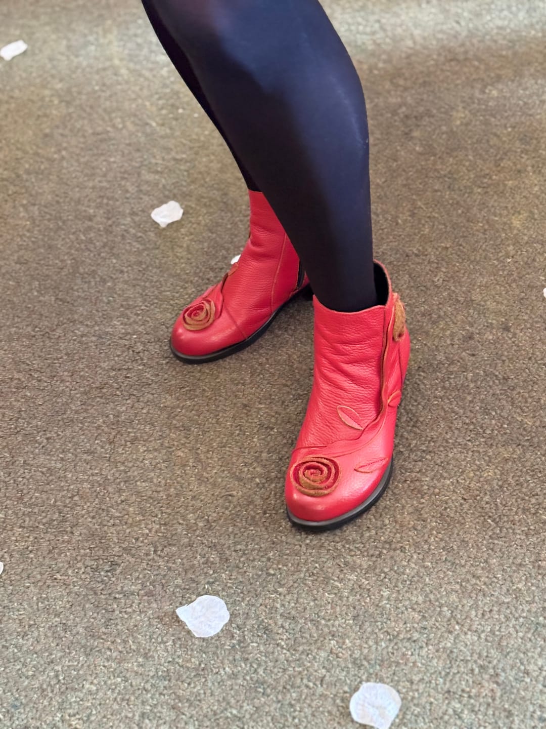 Customer photo review of Women Retro Flower Leather Solid Mid-Heel Boots