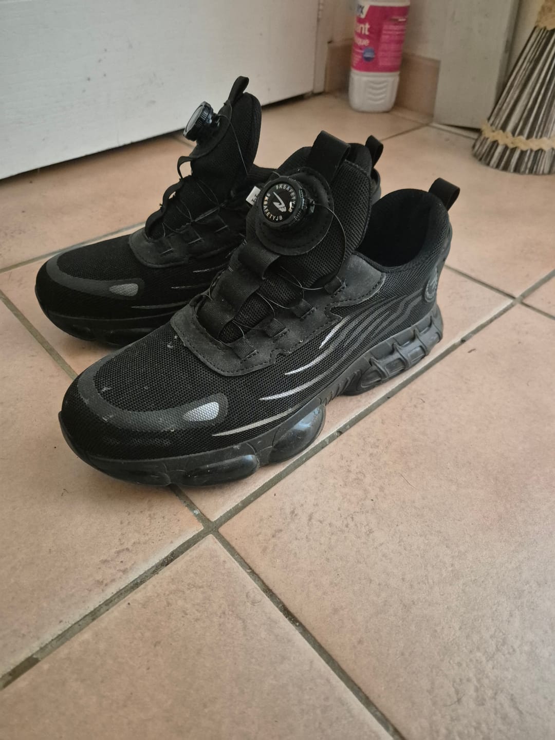 Customer photo review of Defender Lockfeet®