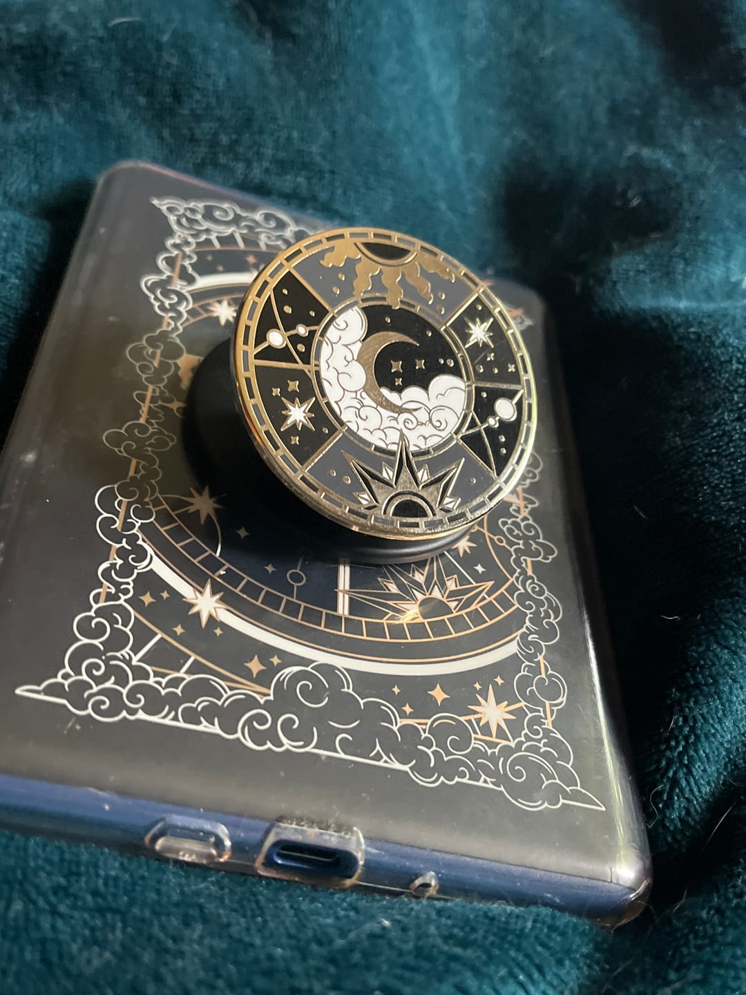 Customer photo review of Otherworldly Clingie - Black