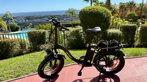 Customer photo review of 🎁 Cycling gift pack（Backpack,Lock,PhoneHolder,Waterproof Cover,Pump) (100% off)