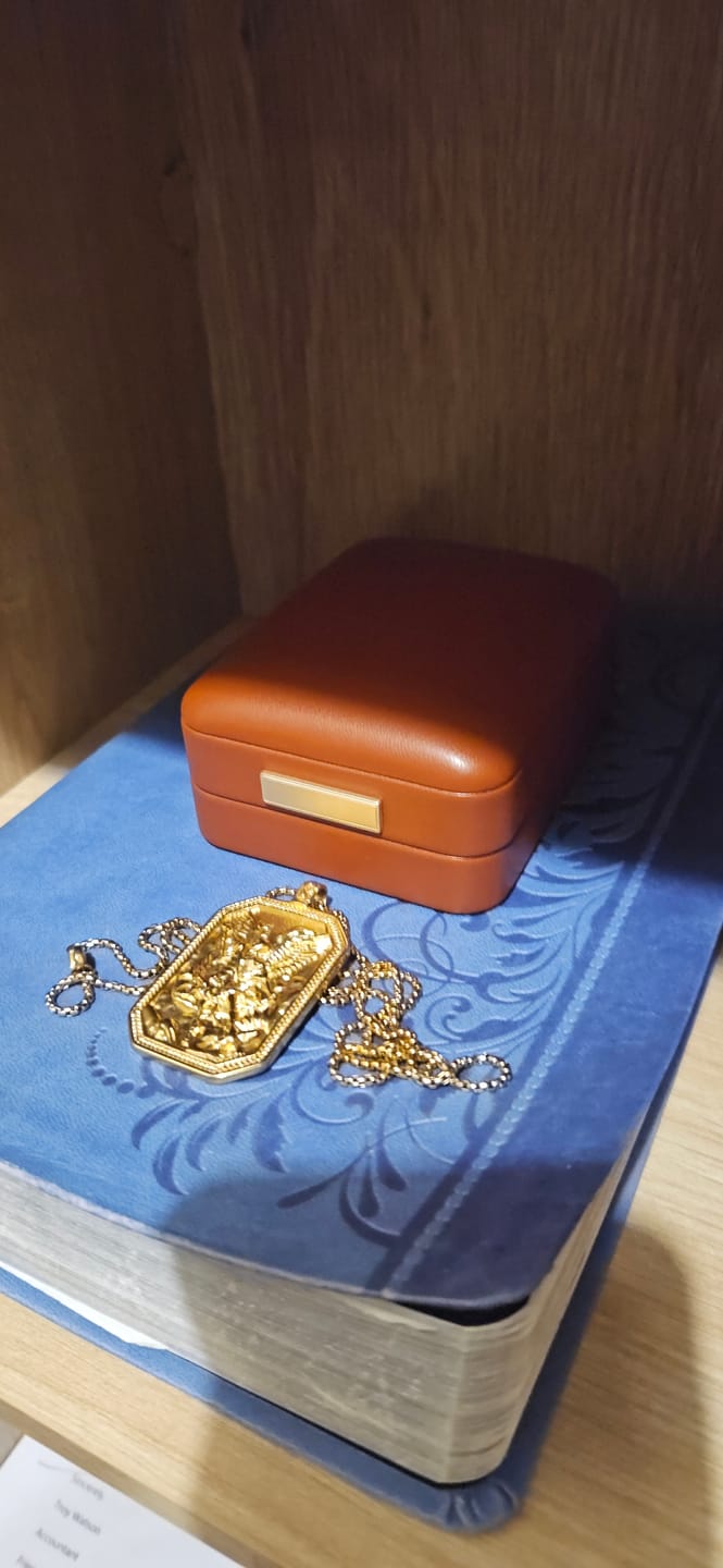 Customer photo review of Christianartworkshop Sacred Necklace Gift Box
