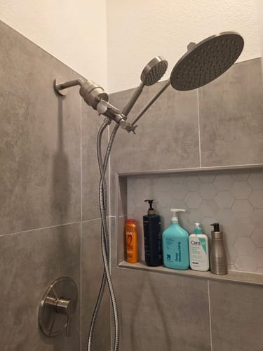 Customer photo review of AguaCure HydroShower™ – Filtro de Regadera con 20 Etapas de Filtración