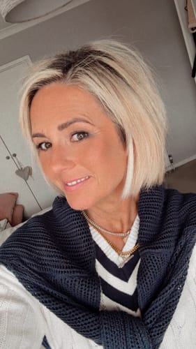 Customer photo review of Face Framing Layers / Clip In Extensions / Human Hair / 14 inches / 15 grams