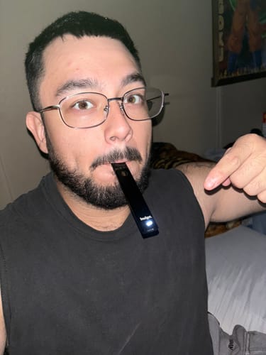 Customer photo review of 1 Gram HHC Vape Pen | Watermelon Zkittles - Indica