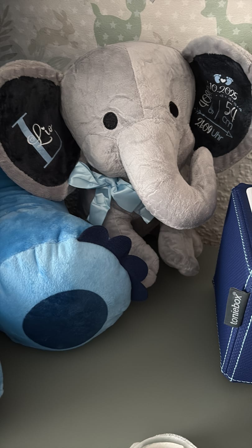 Customer photo review of Kuschel Elefant - Baby-Stofftier