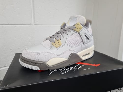 Customer photo review of Jordan 4 Retro SE Craft Photon Dust (GS)