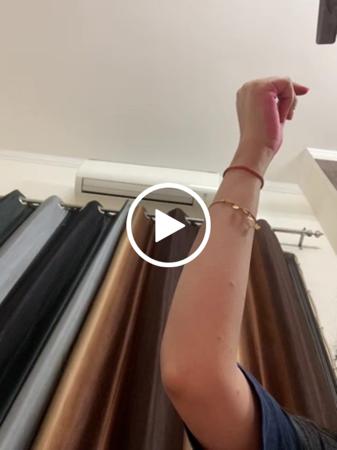 Customer video review of Tiny Plates Bracelet