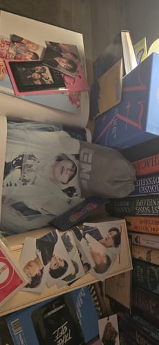 Customer photo review of K-POP RANDOM BOX
