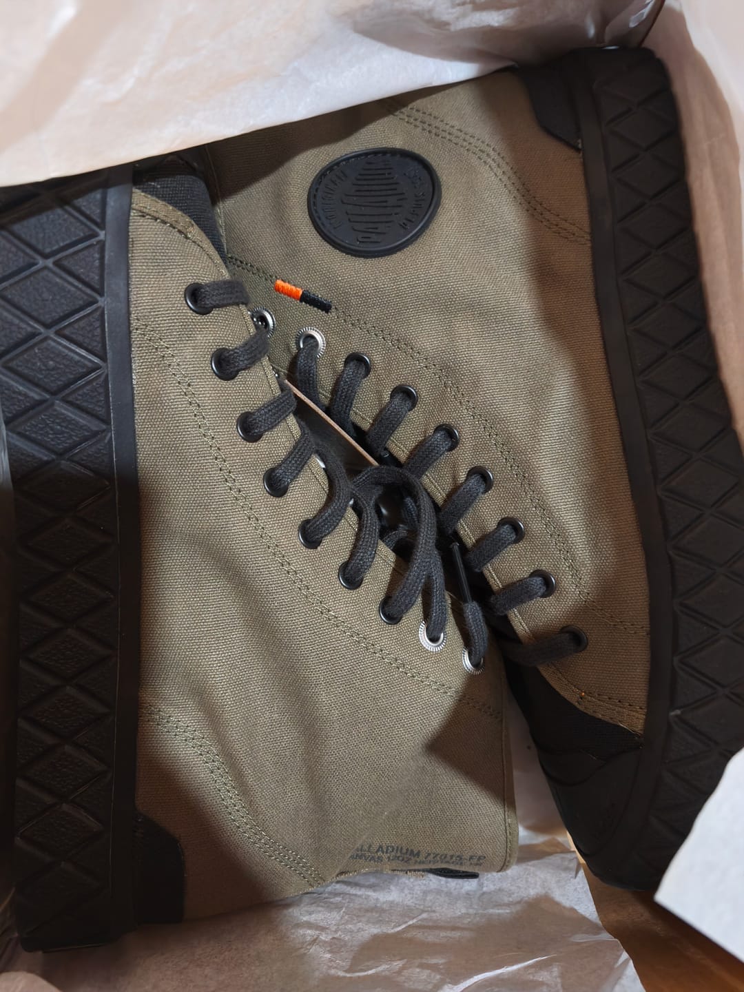 Customer photo review of Zapatilla Palladium Palla Ace Mid Hombre Verde - Suela Negro