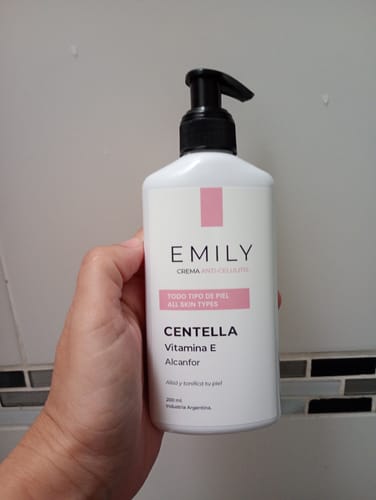 Customer photo review of Crema para Celulitis EMILY 200ml🧴🦵 con Centella y Vitamina E