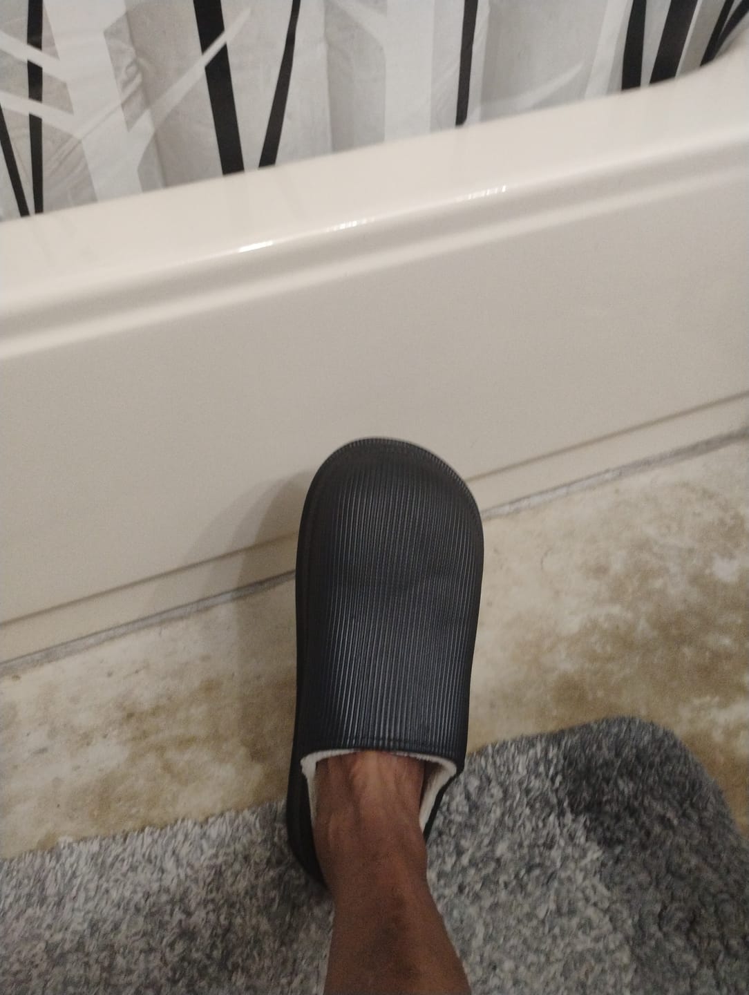 Customer photo review of Cloud Slides - Men's Cozy Fur Black