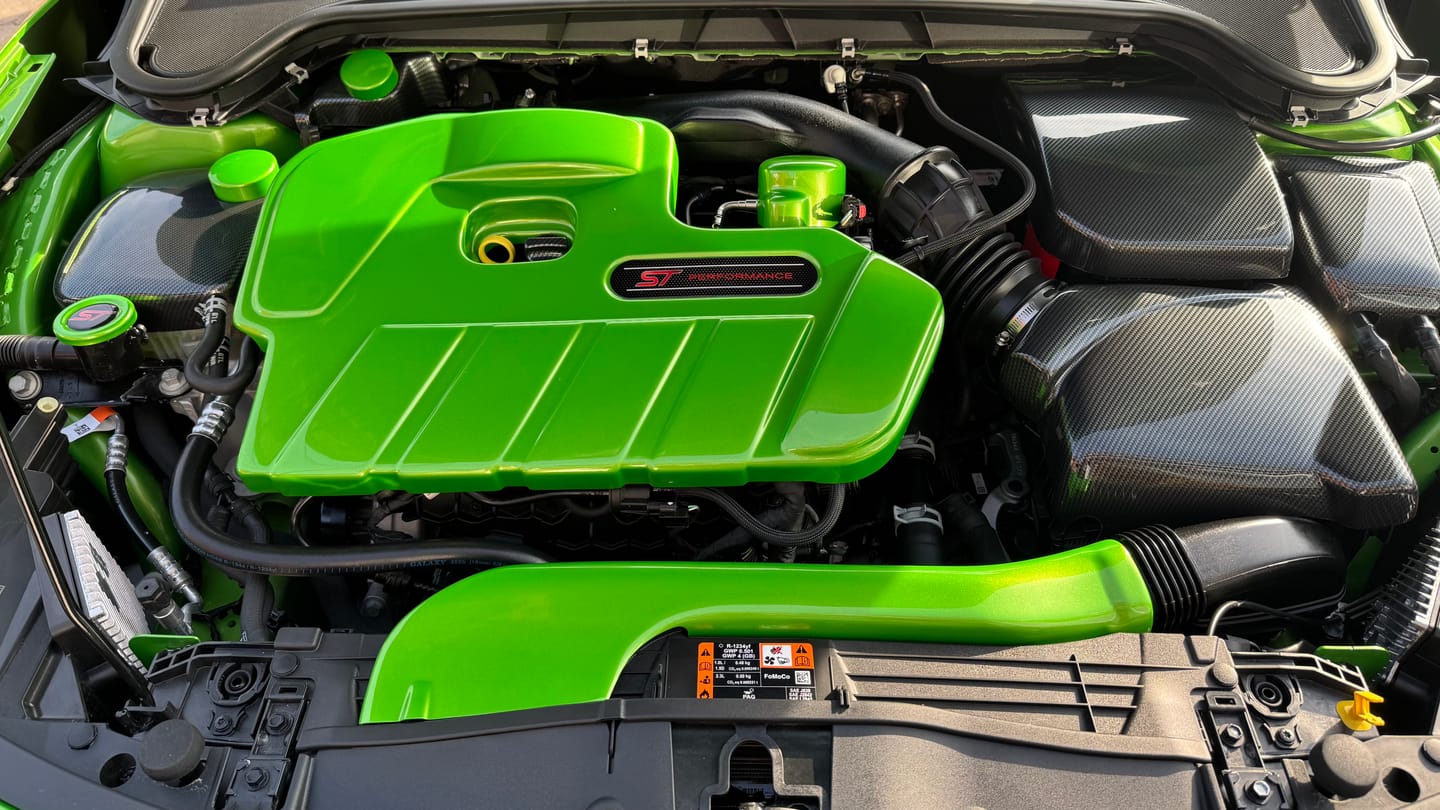 Customer photo review of Proform Engine Cap Cover Kit - Various Ford Models (Painted Finishes)