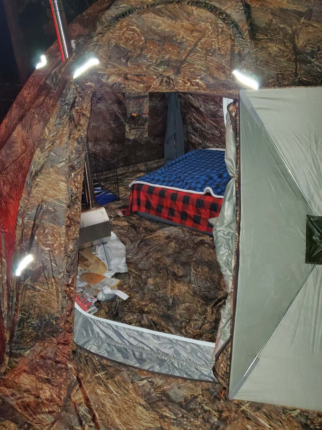 Customer photo review of RBM All-Seasons tent  UP-5 for 2-6 person
