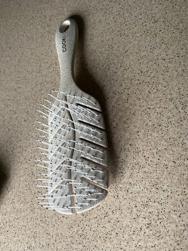 Customer photo review of Wheatstraw Detangling Brush